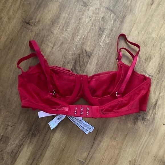 Victoria's Secret Dream Angels Balconette Bra Red w. Rhinestones Bow - Picture 4 of 6